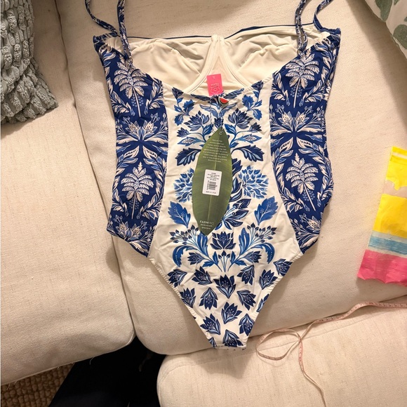 FARM Rio Blue and Cream Floral Women's One Piece - Picture 6 of 8